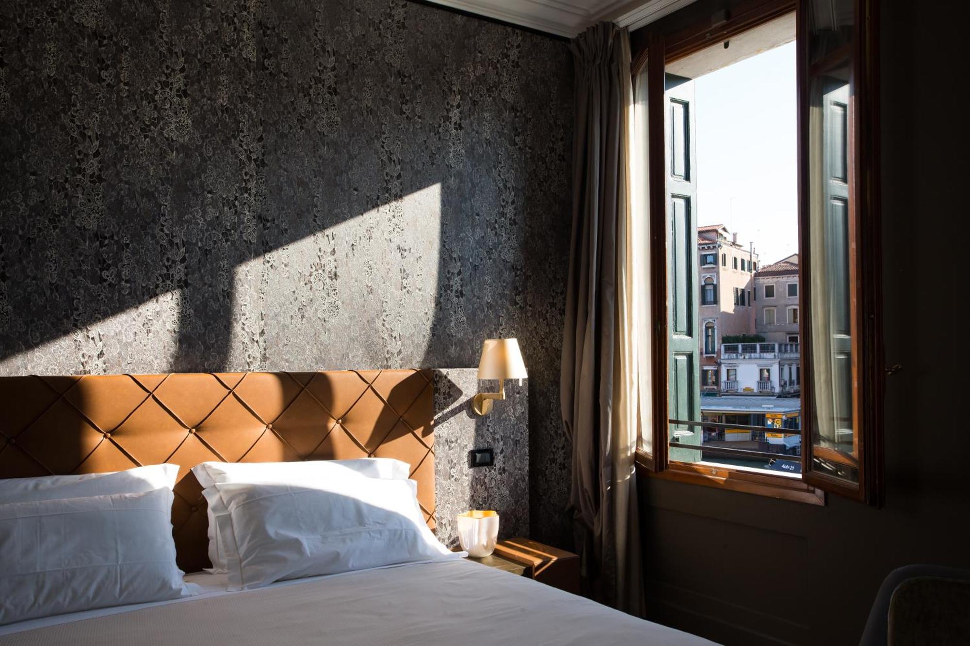 Deluxe Double Room Canal View