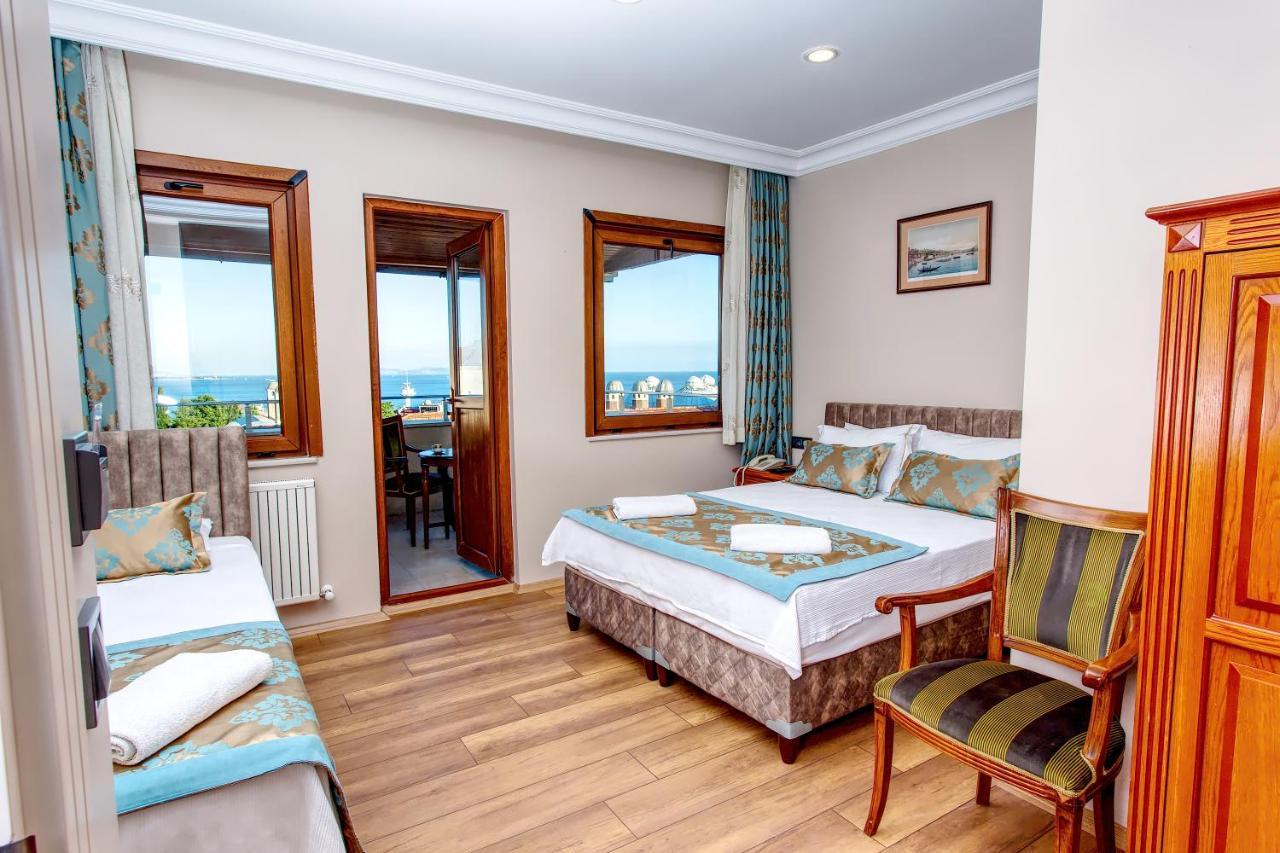 Room Balcony City Sea View