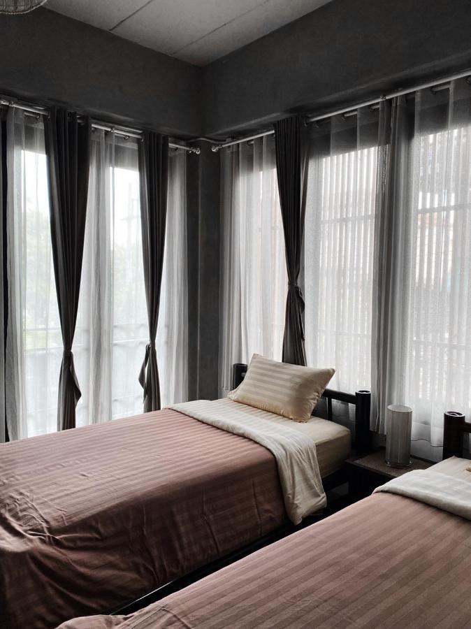Superior Corner Twin Room Pool View