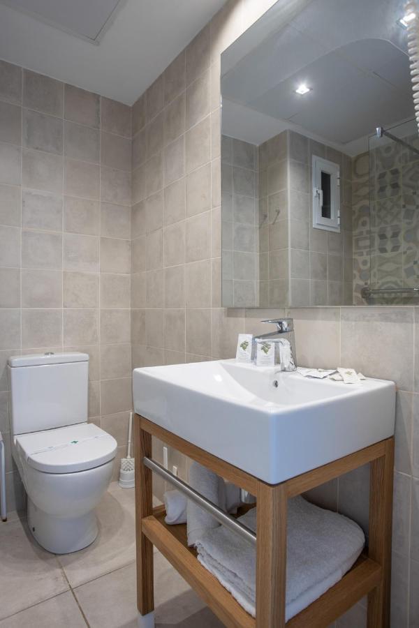 Economy Double or Twin Room