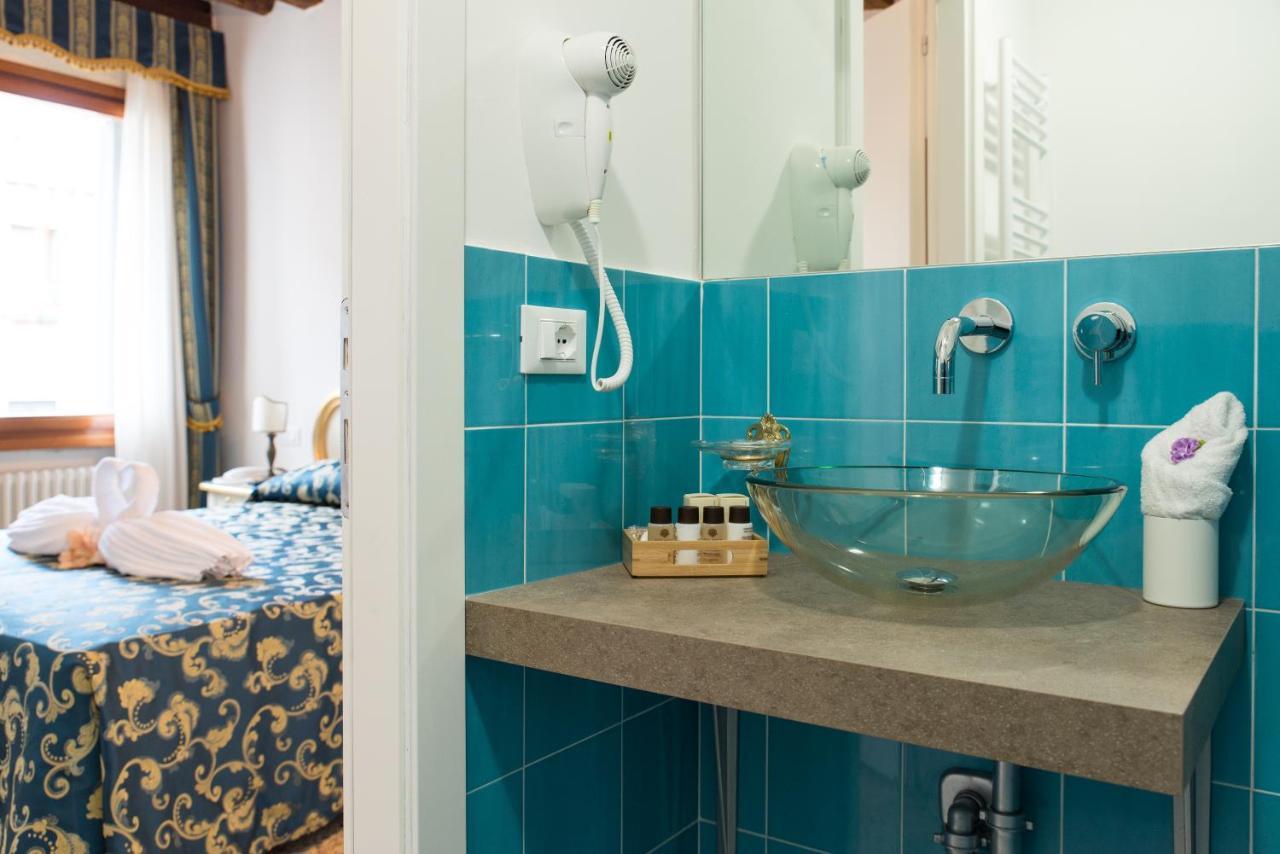 Double or Twin Room Canal View