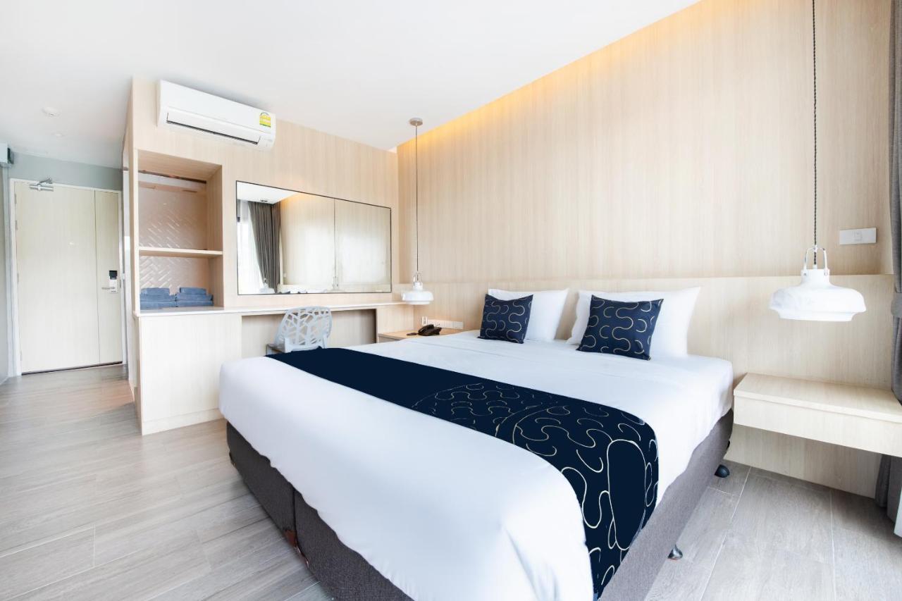 Deluxe Double or Twin Room with Pool Access