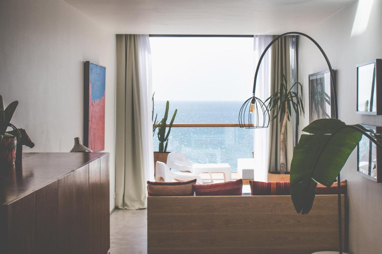 Deluxe tweepersoonskamer met balkon en uitzicht op zee