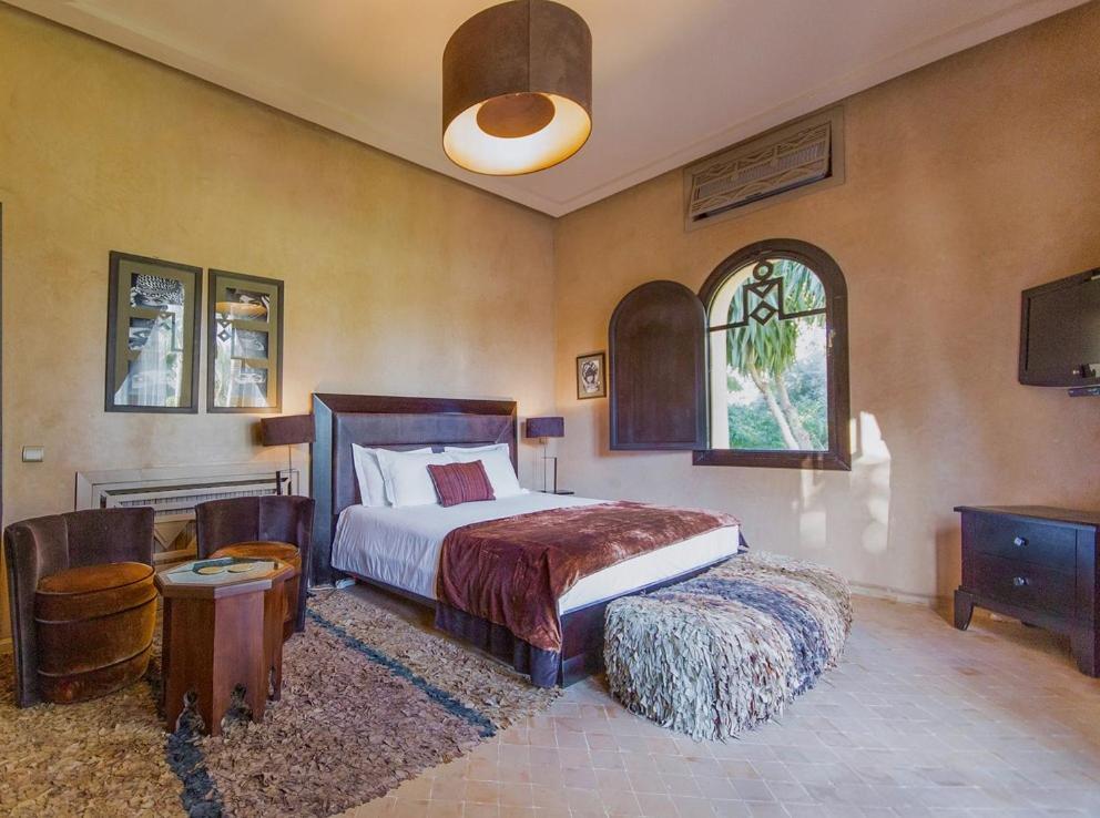 Six-Bedroom Villa