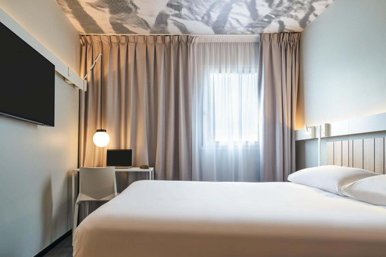 Chambre Double Standard - Accessible aux Personnes à Mobilité Réduite