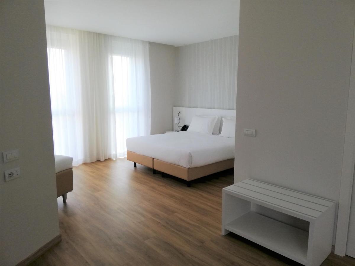 Quadruple Room,1209419866:JPEG