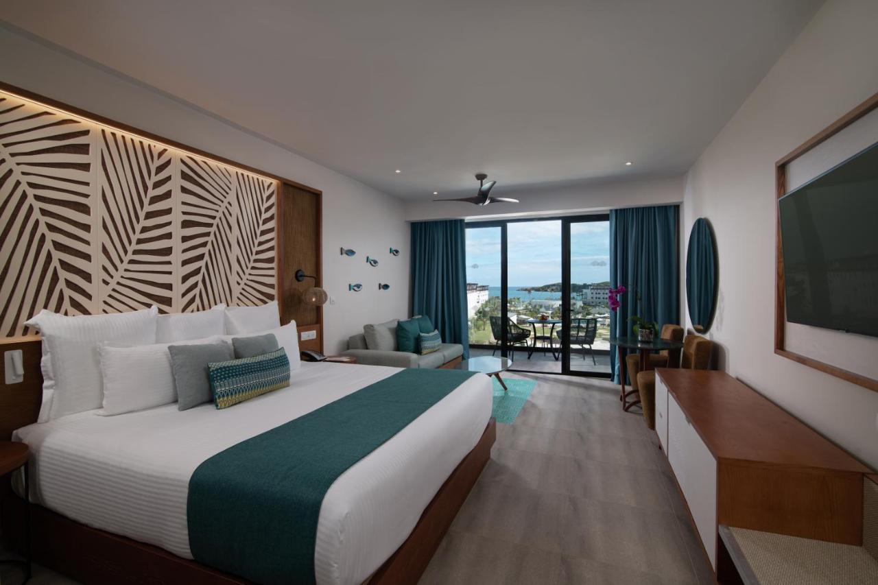 Suite Júnior King com Vista Mar Parcial