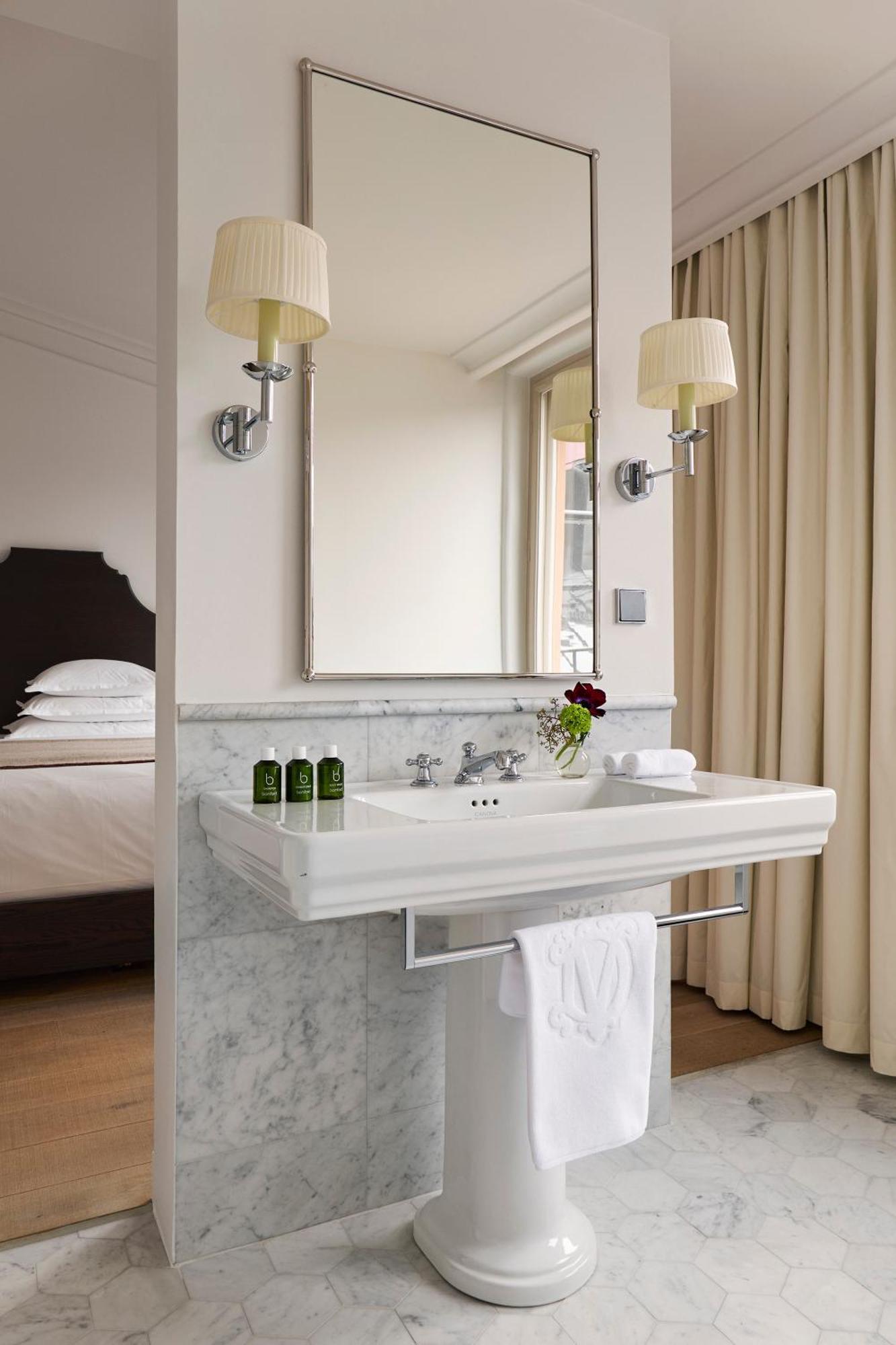 Deluxe Balcony Room