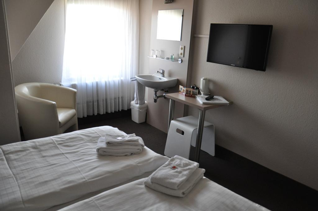 Basic Double Room