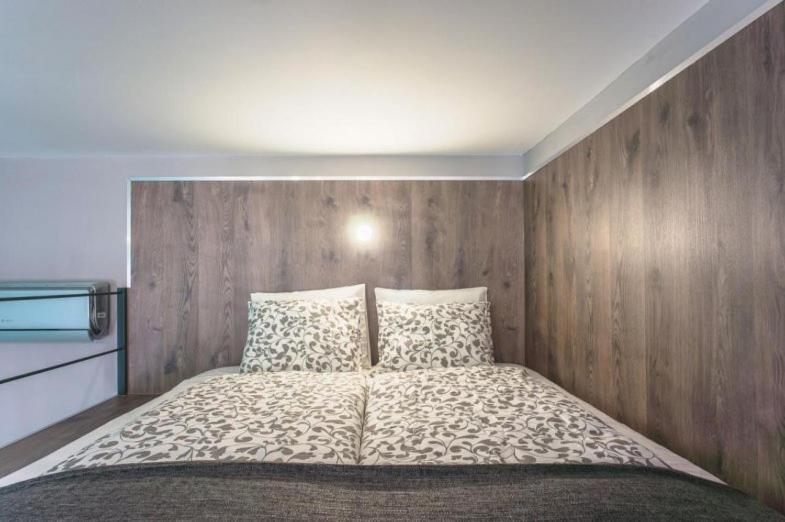 Queen Room Balcony,1234103585:JPEG