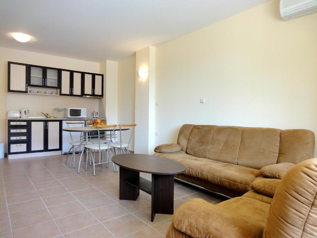 One-Bedroom Apartment with Balcony