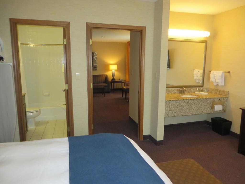 Double Suite,113369942:JPEG