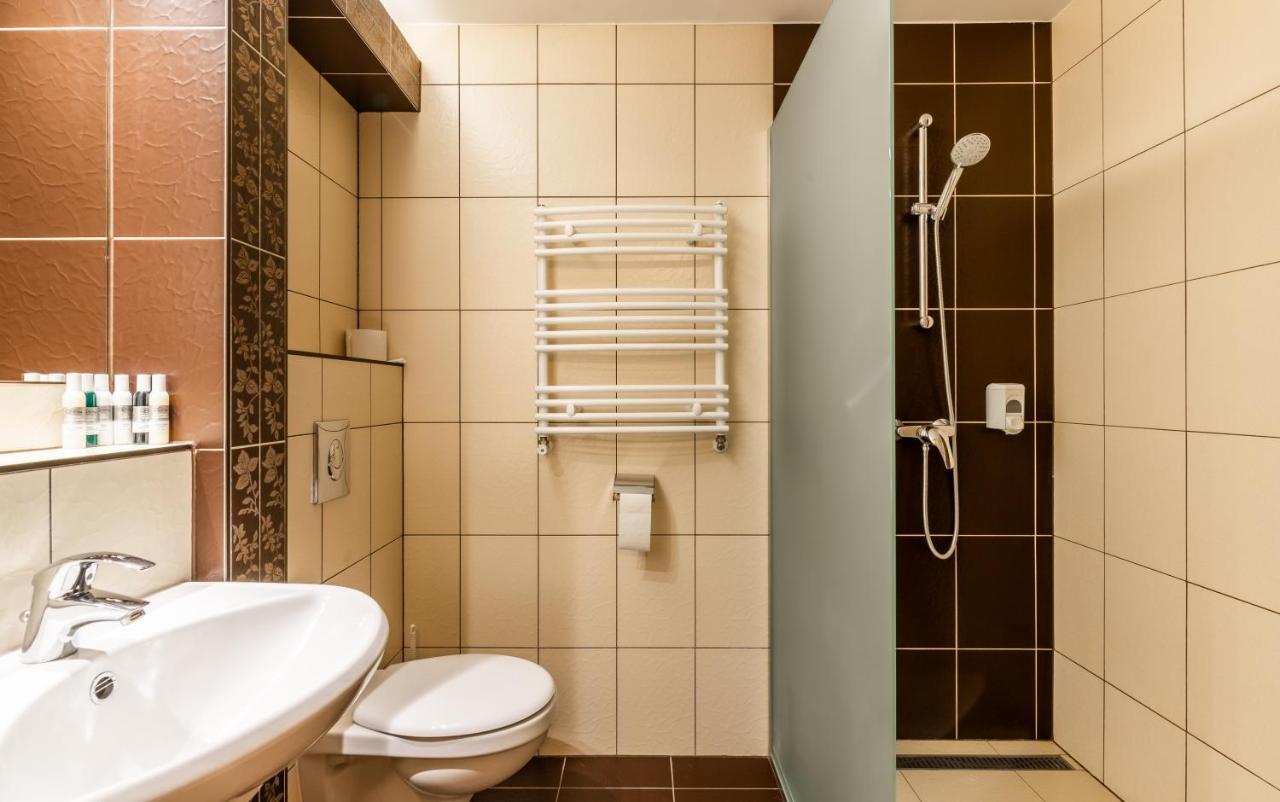 Doppel- oder Zweibettzimmer