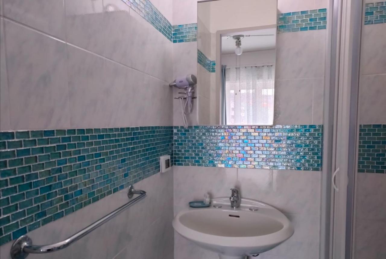 Double Room with Balcony,1354128647:JPEG