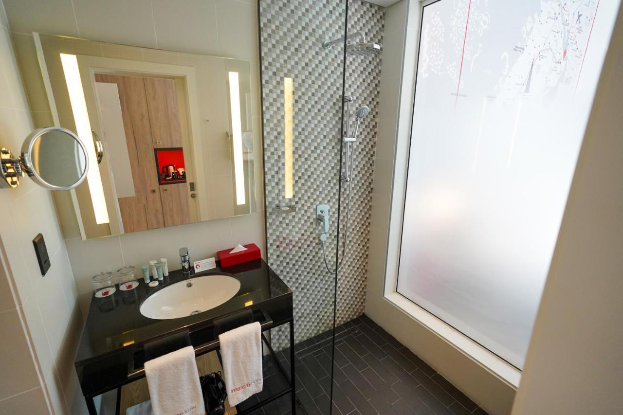 Superior Room Canal View Twin Includes F&B