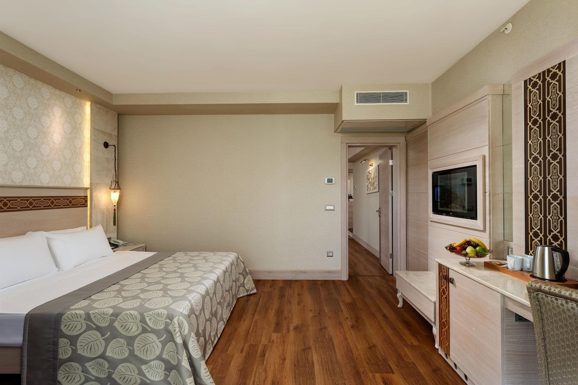 Deluxe Family Room