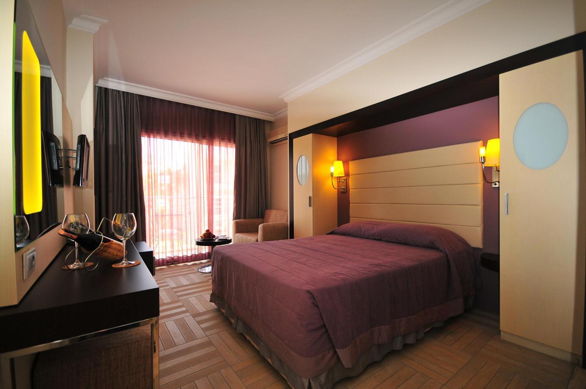 Double or Twin Room Sea View