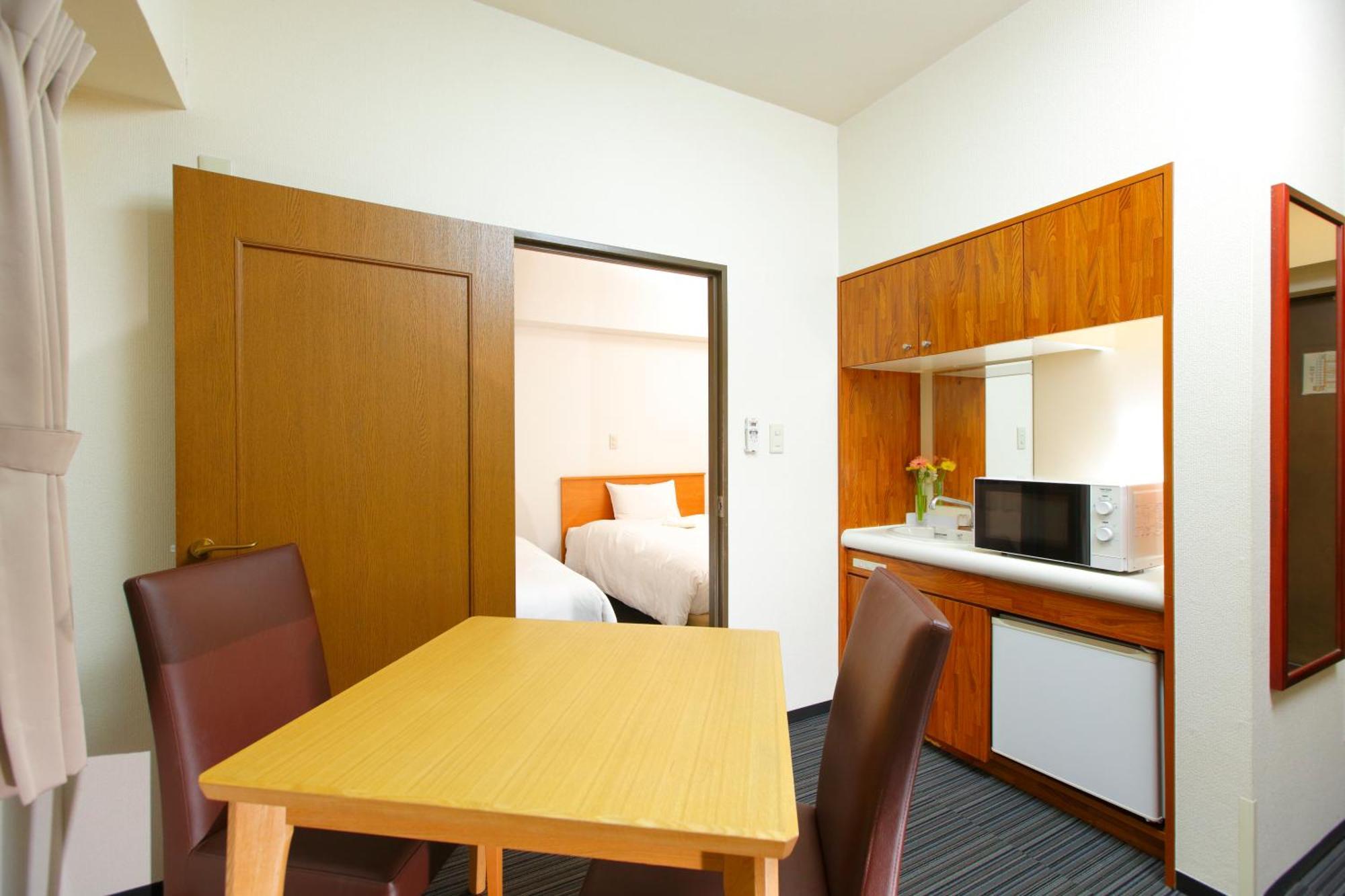 Twin Room Smoking House Keeping is Optional Additional Cost
