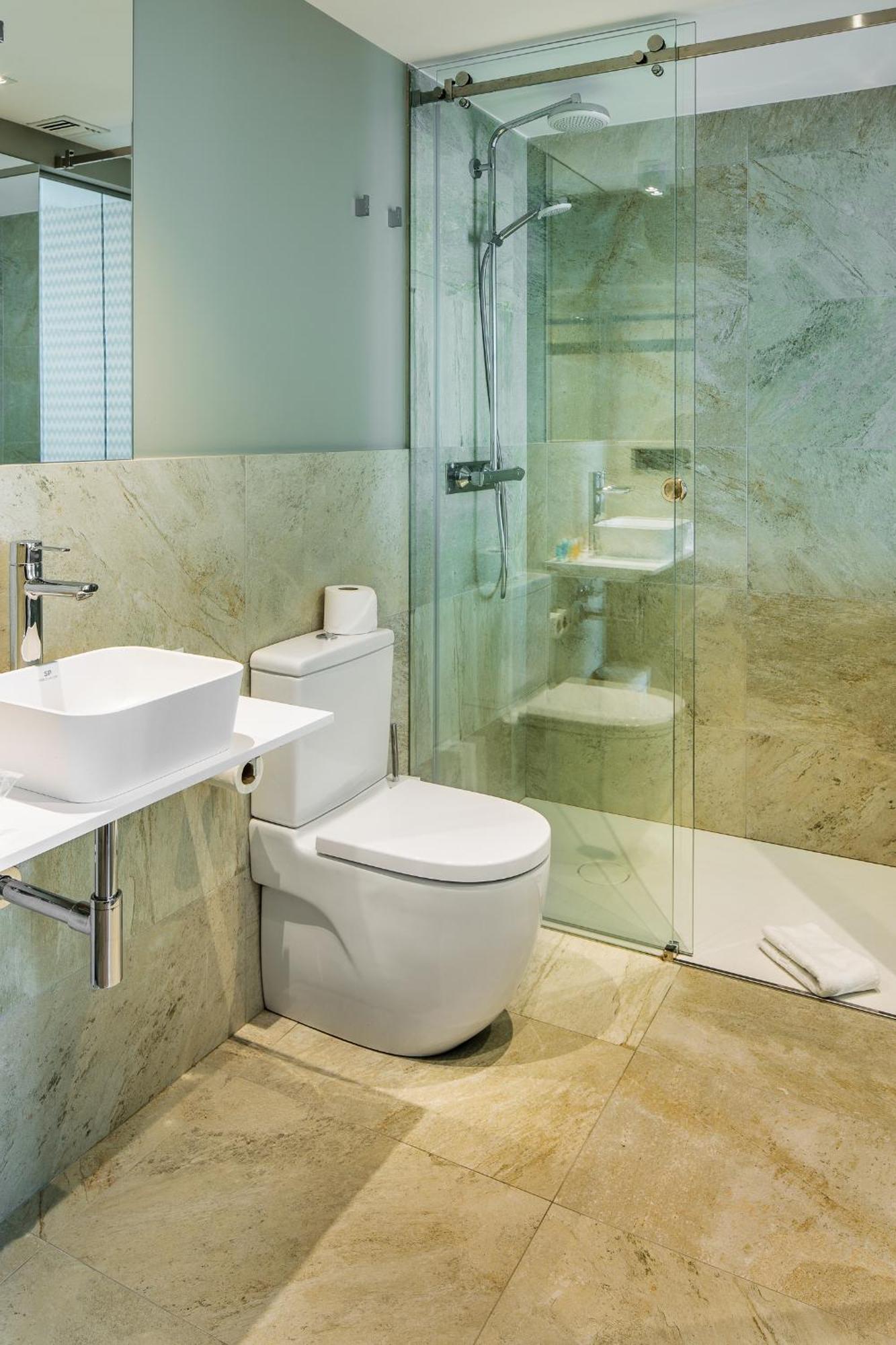 Double Room Private Bathroom