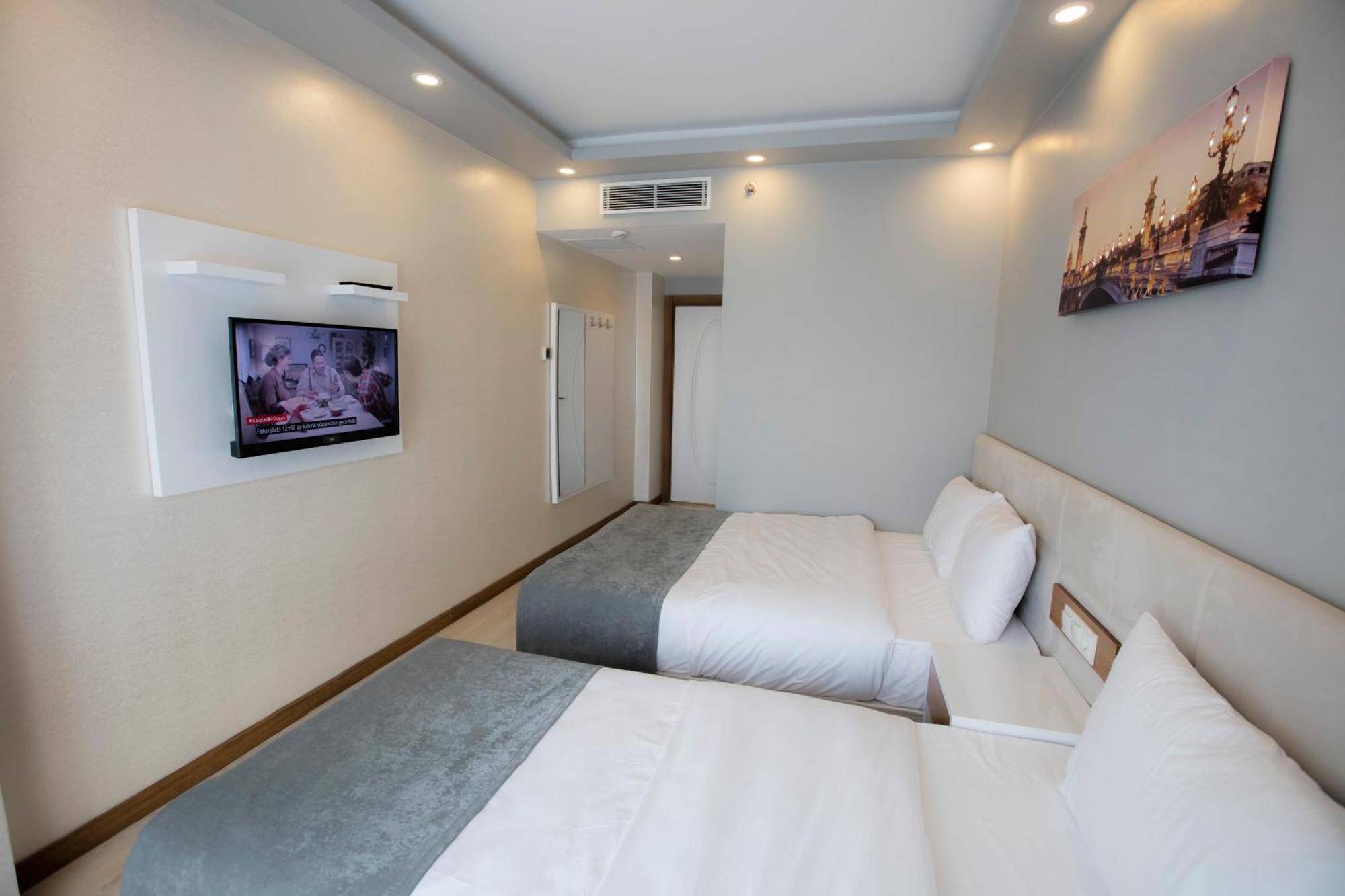 Deluxe Family Room