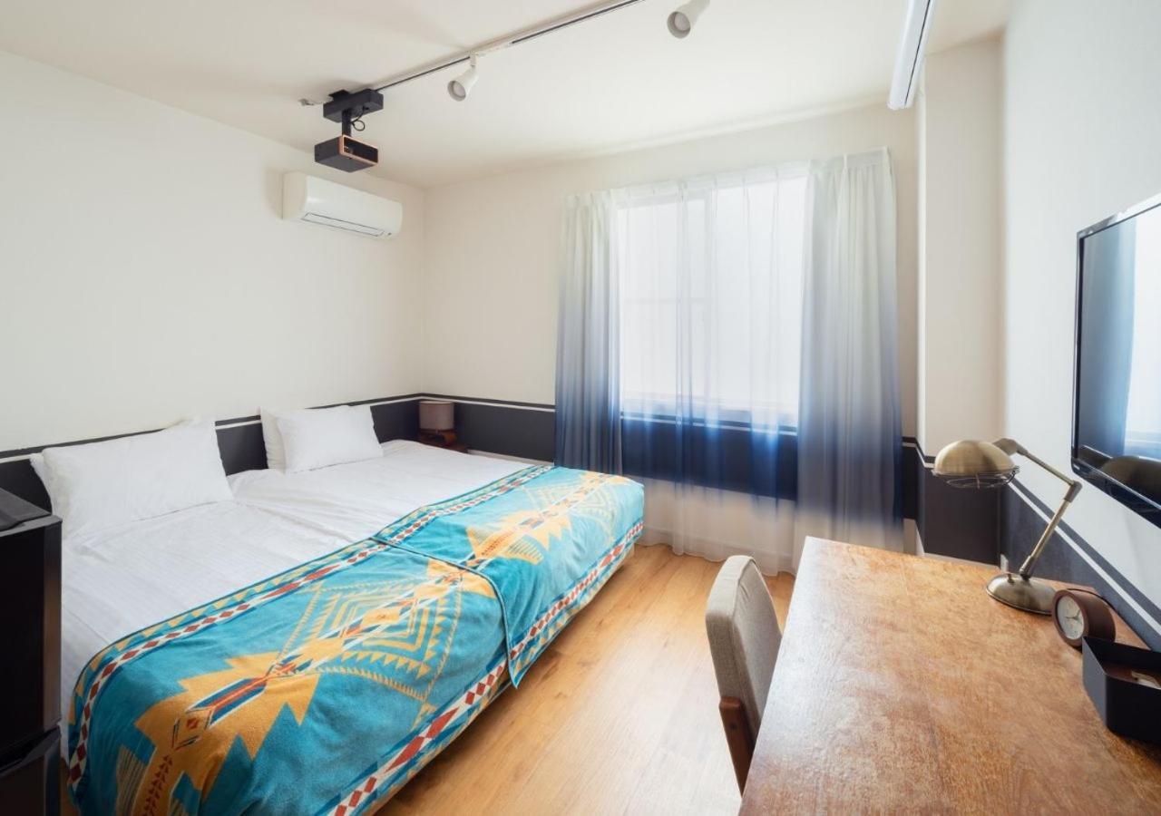 Theater King or Twin Room Private Bathroom