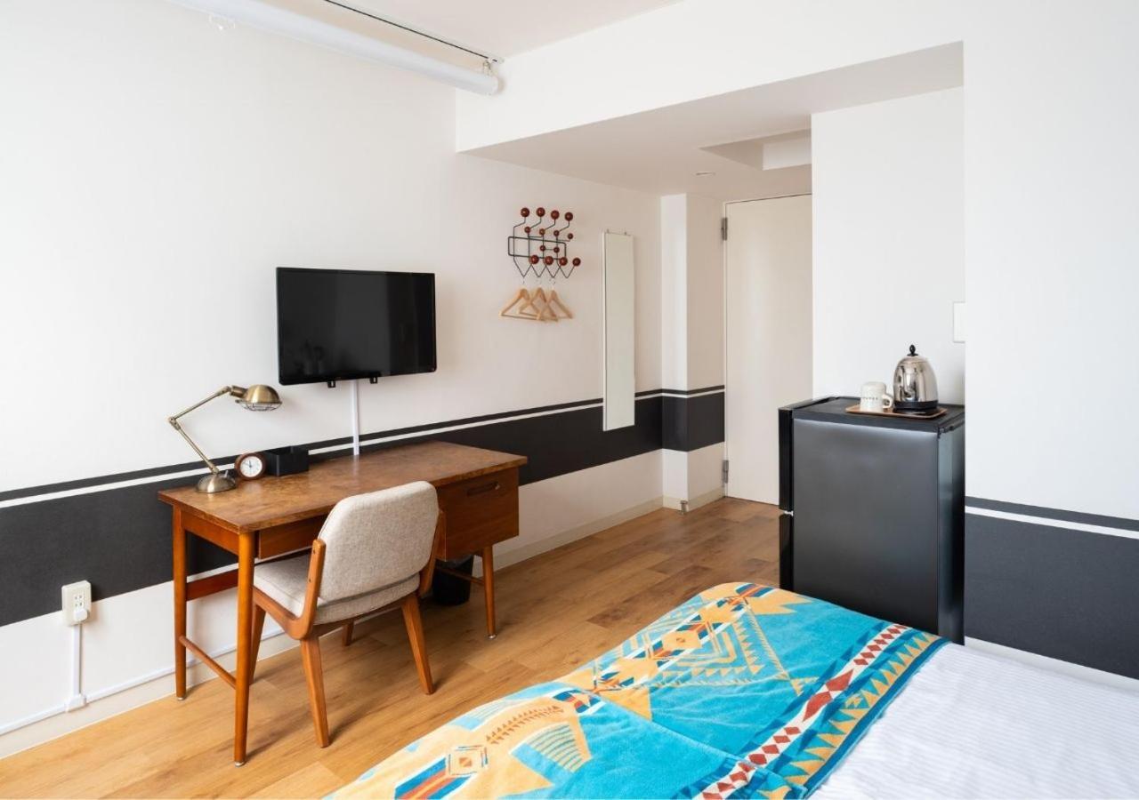 Theater King or Twin Room Private Bathroom