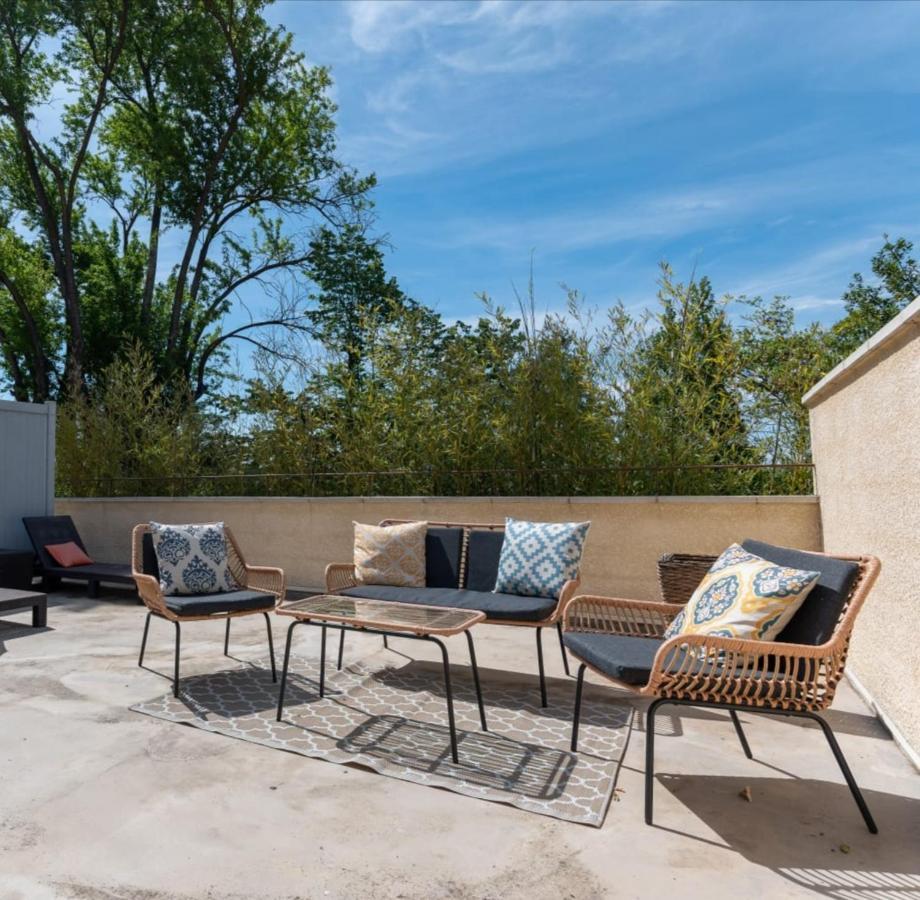One-Bedroom Apartment Terrace