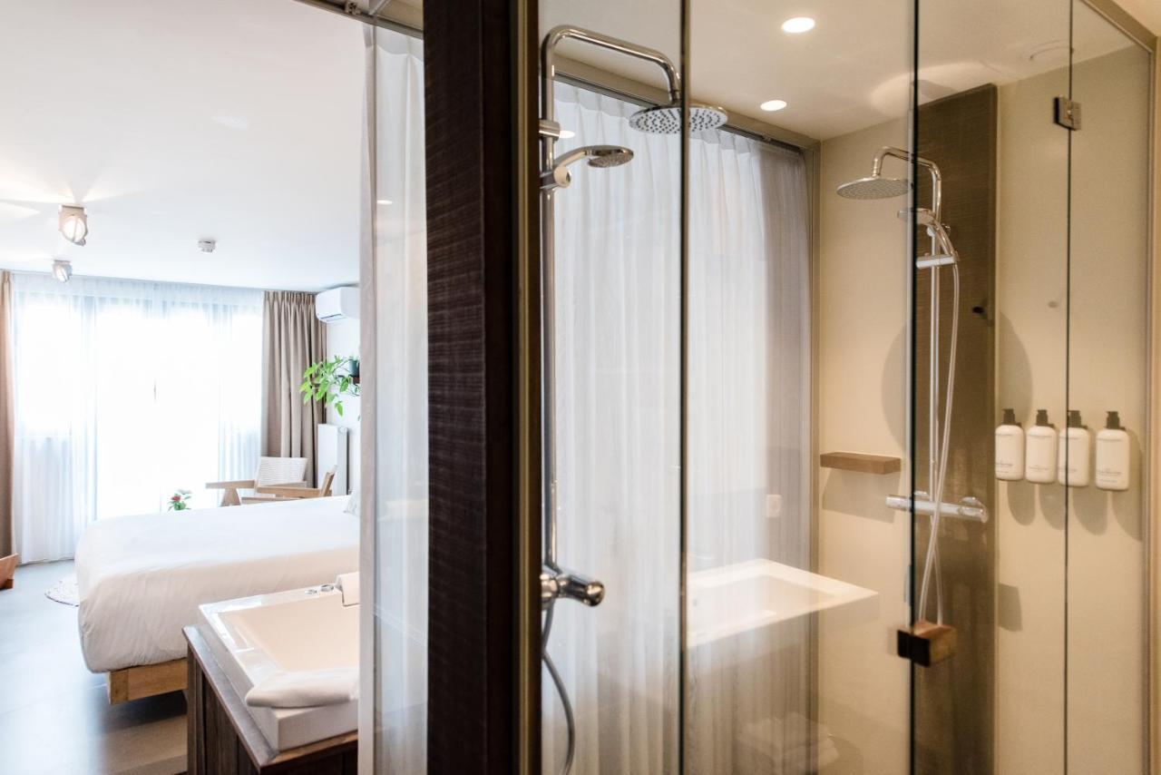 Deluxe Suite Spa Bath