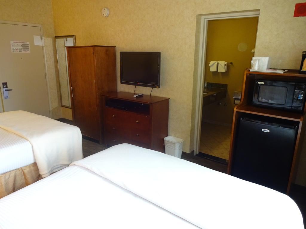 Queen Room Two Queen Beds Disability Access