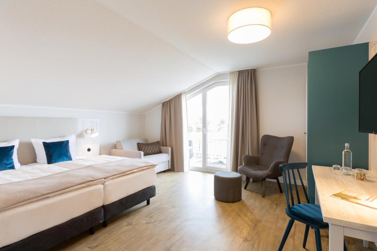 Doppelzimmer mit Balkon und Meerblick