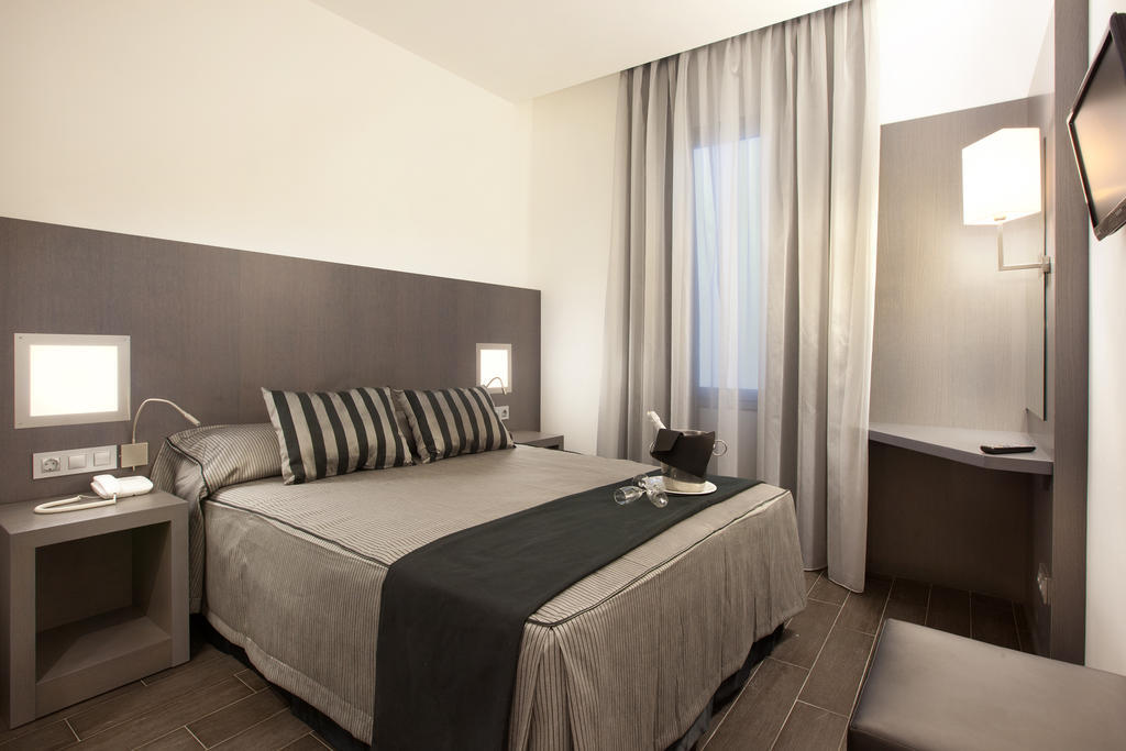 Superior Double or Twin Room,443315607:JPEG