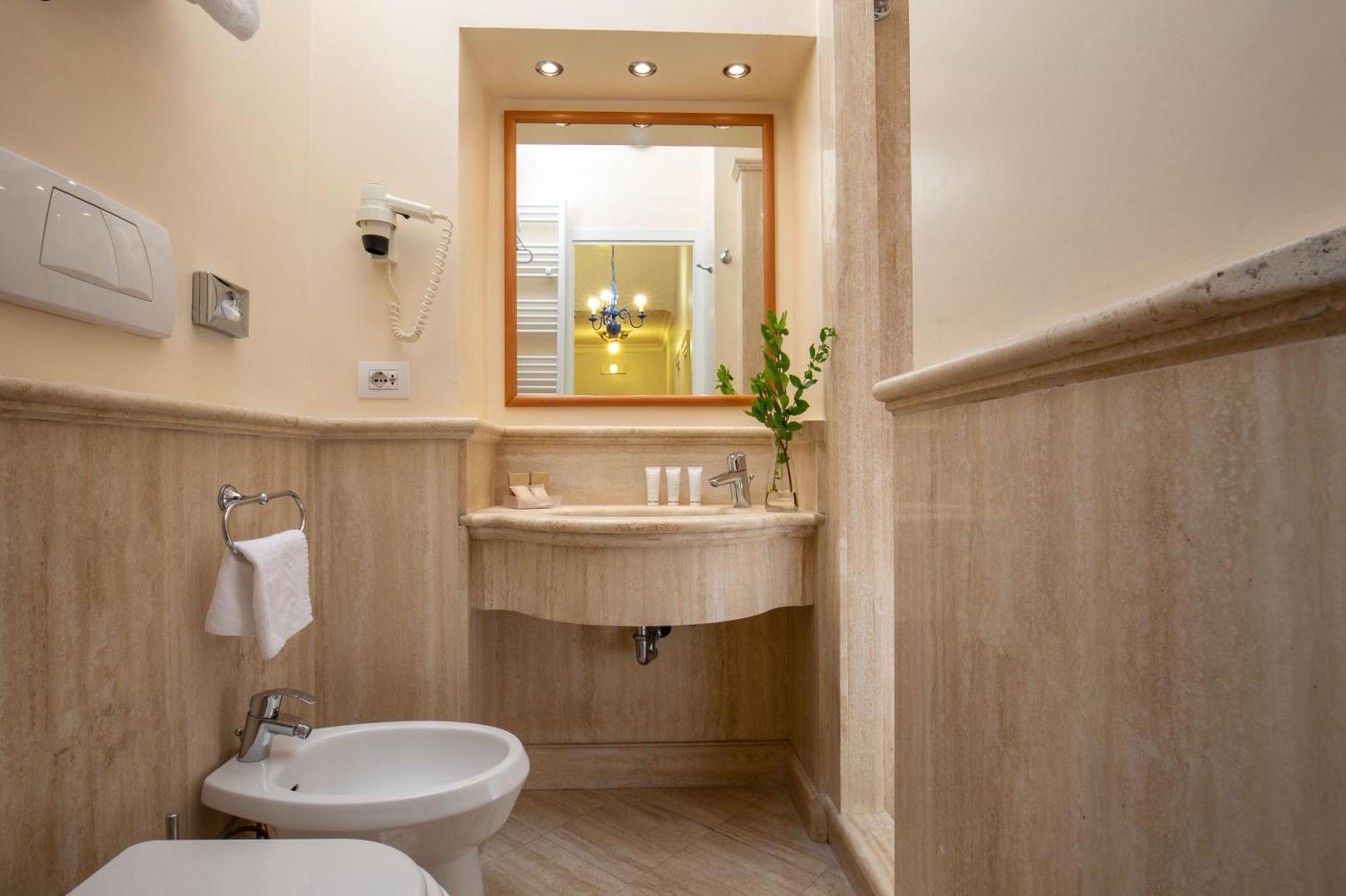 Habitación Doble Superior - 1 o 2 camas - Via dei Greci, 23