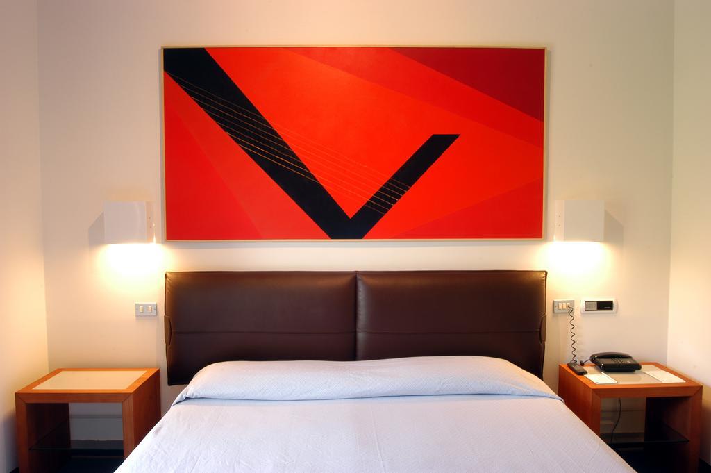 Classic Single Room,87946382:JPEG