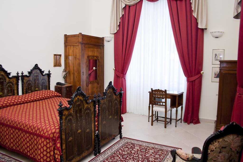 Deluxe King Room,127496469:JPEG