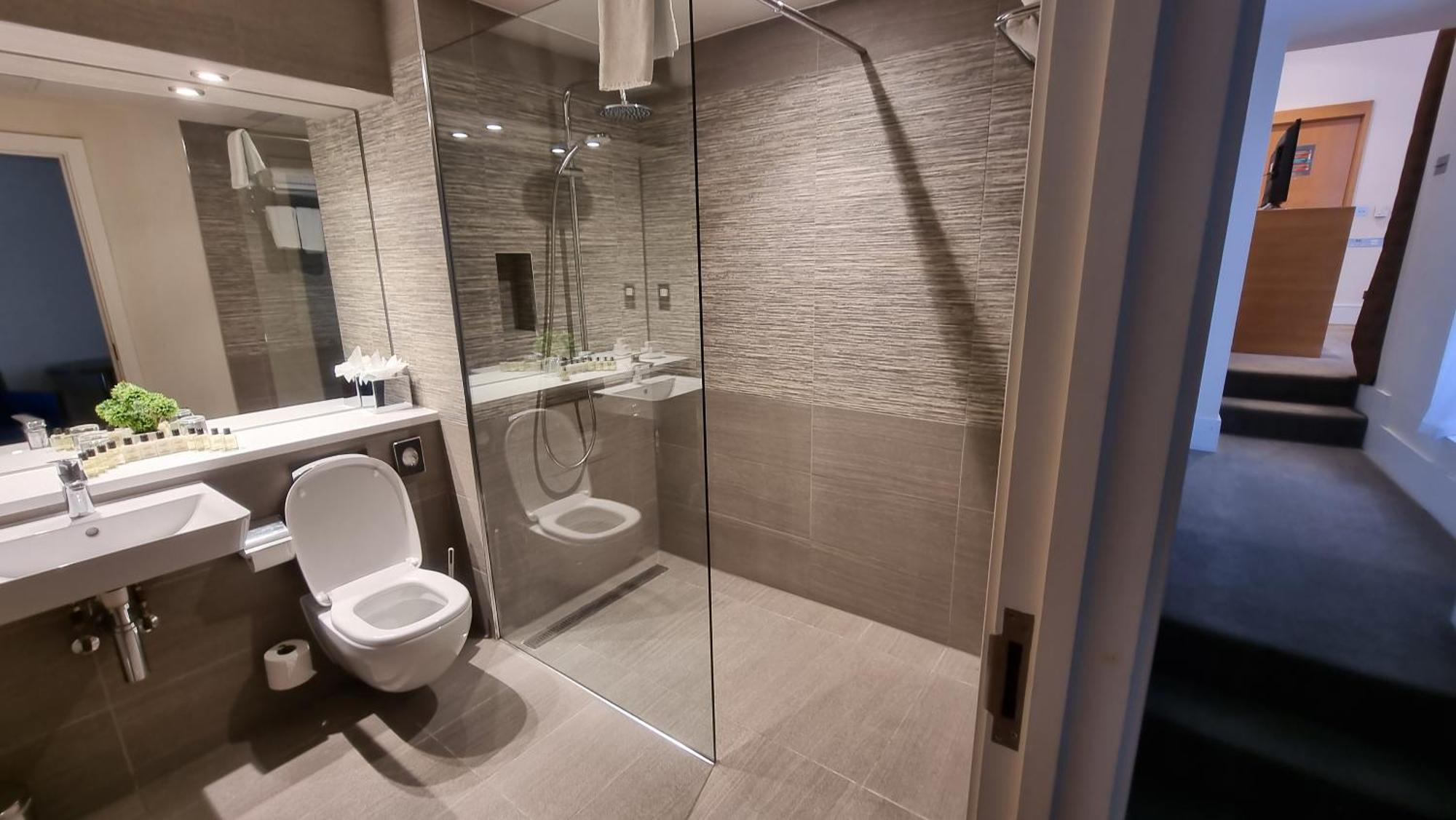 Executive Triple Room,1580382921:JPEG