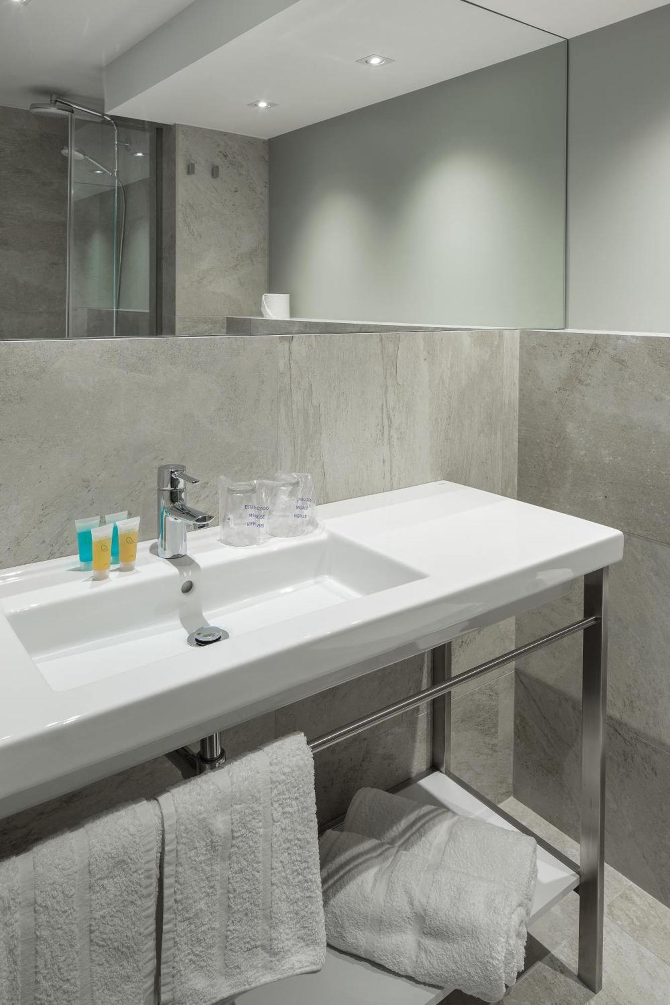 Double Room Private Bathroom