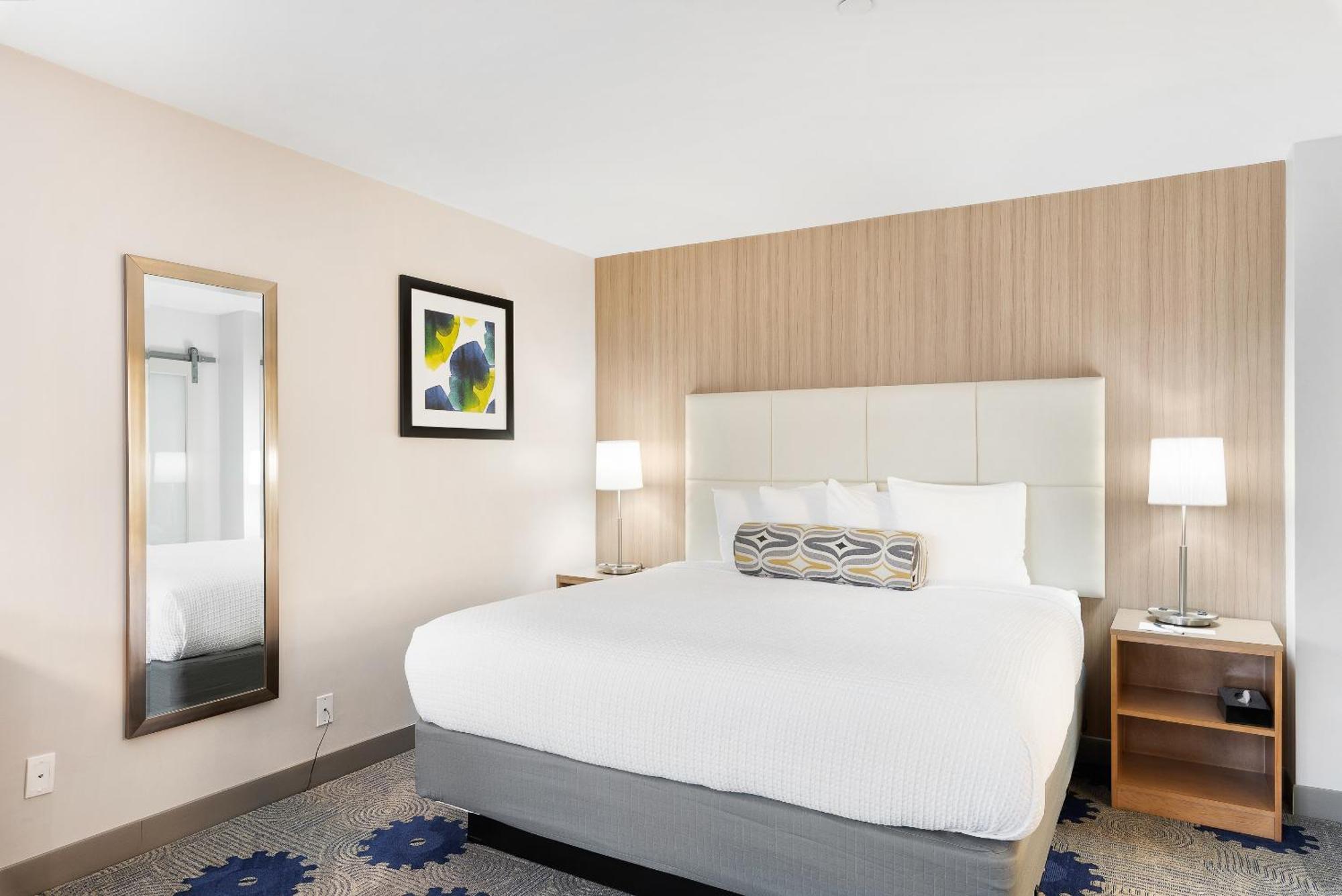 King Room,1498549087:JPEG