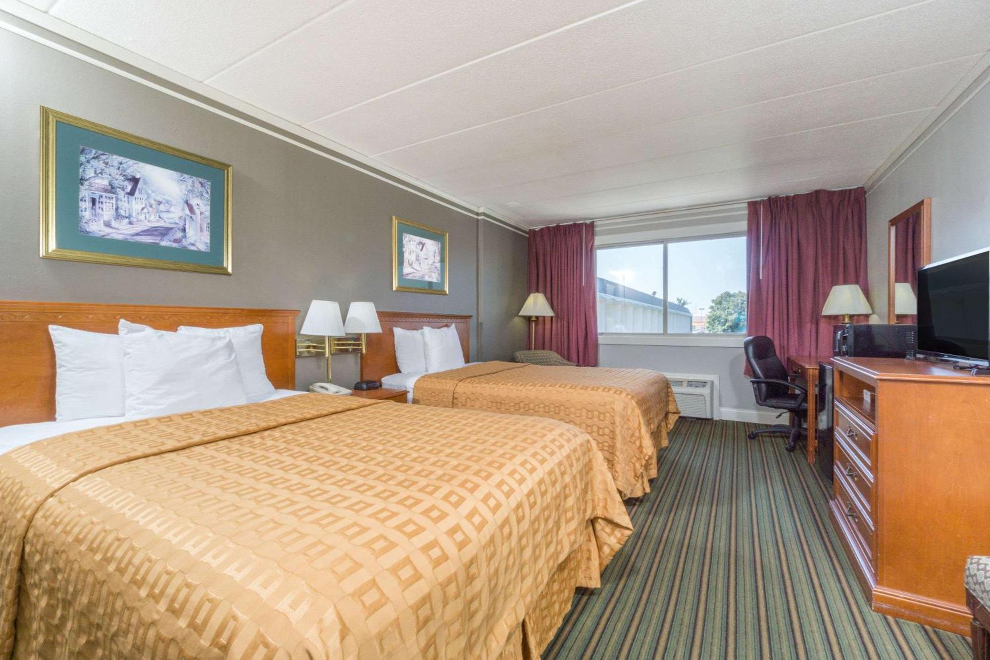 Double Room with Two Double Beds - Smoking,1282147294:JPEG