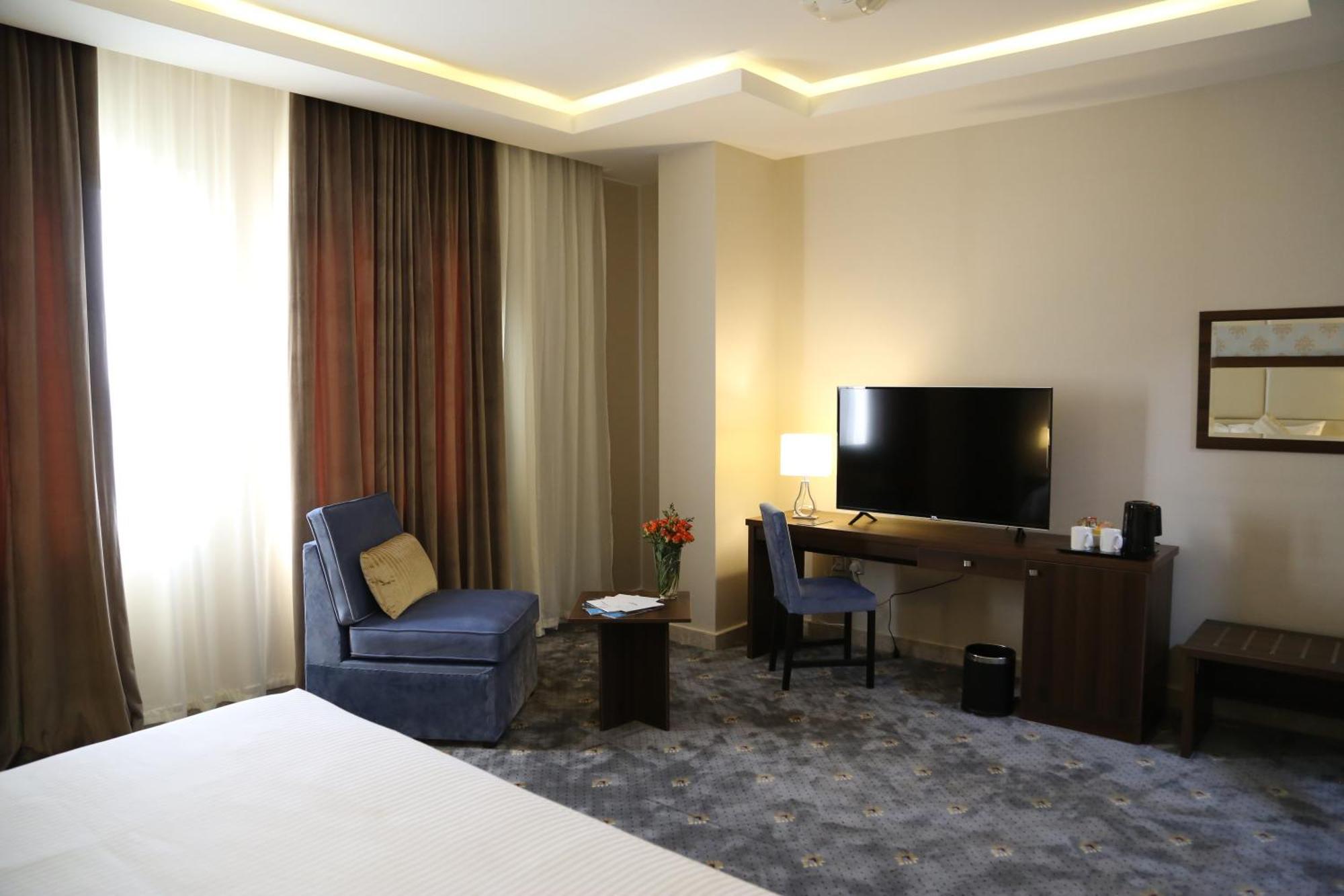 Superior King Room,915099148:JPEG
