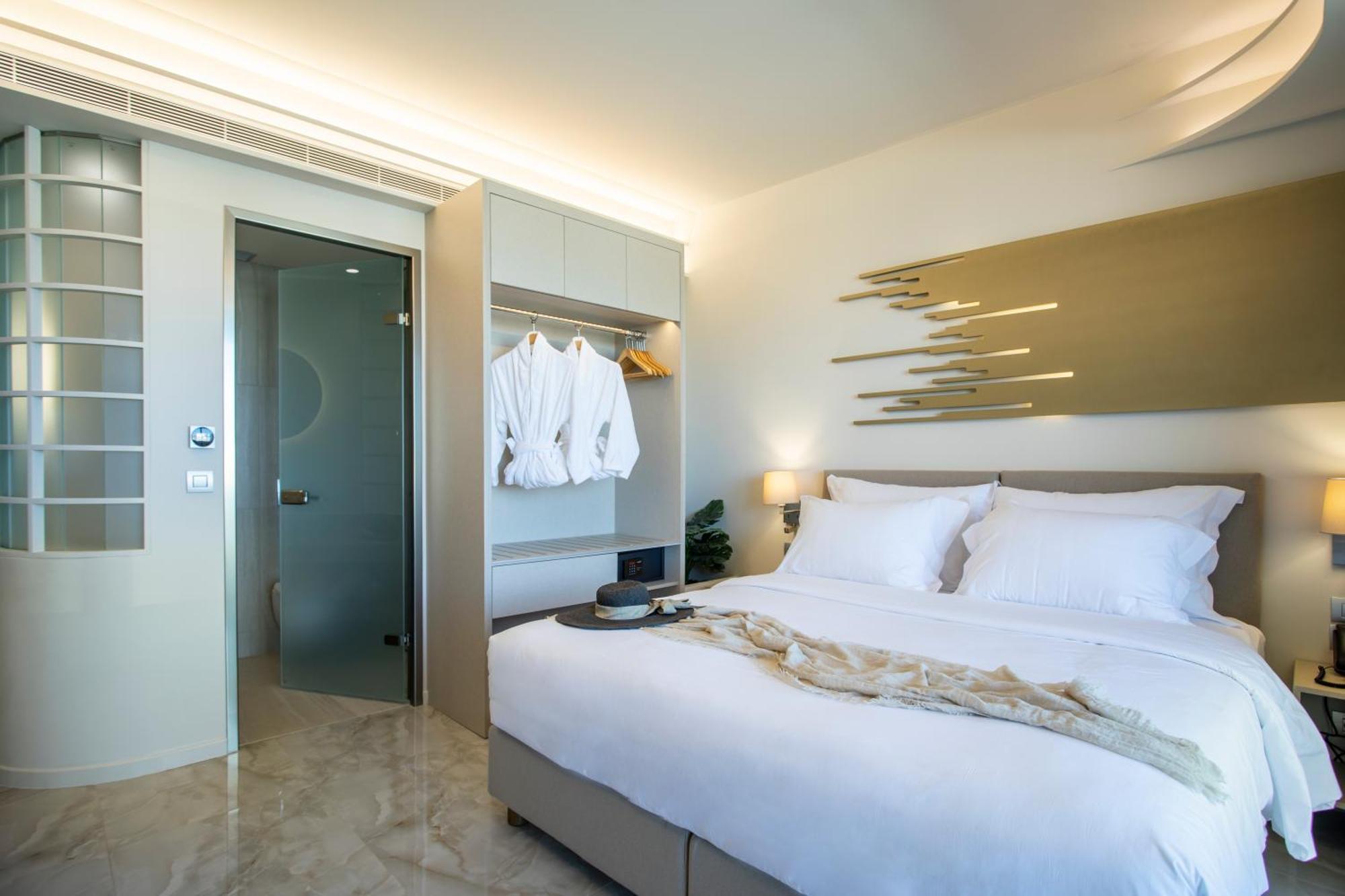 Superior Double or Twin Room City View