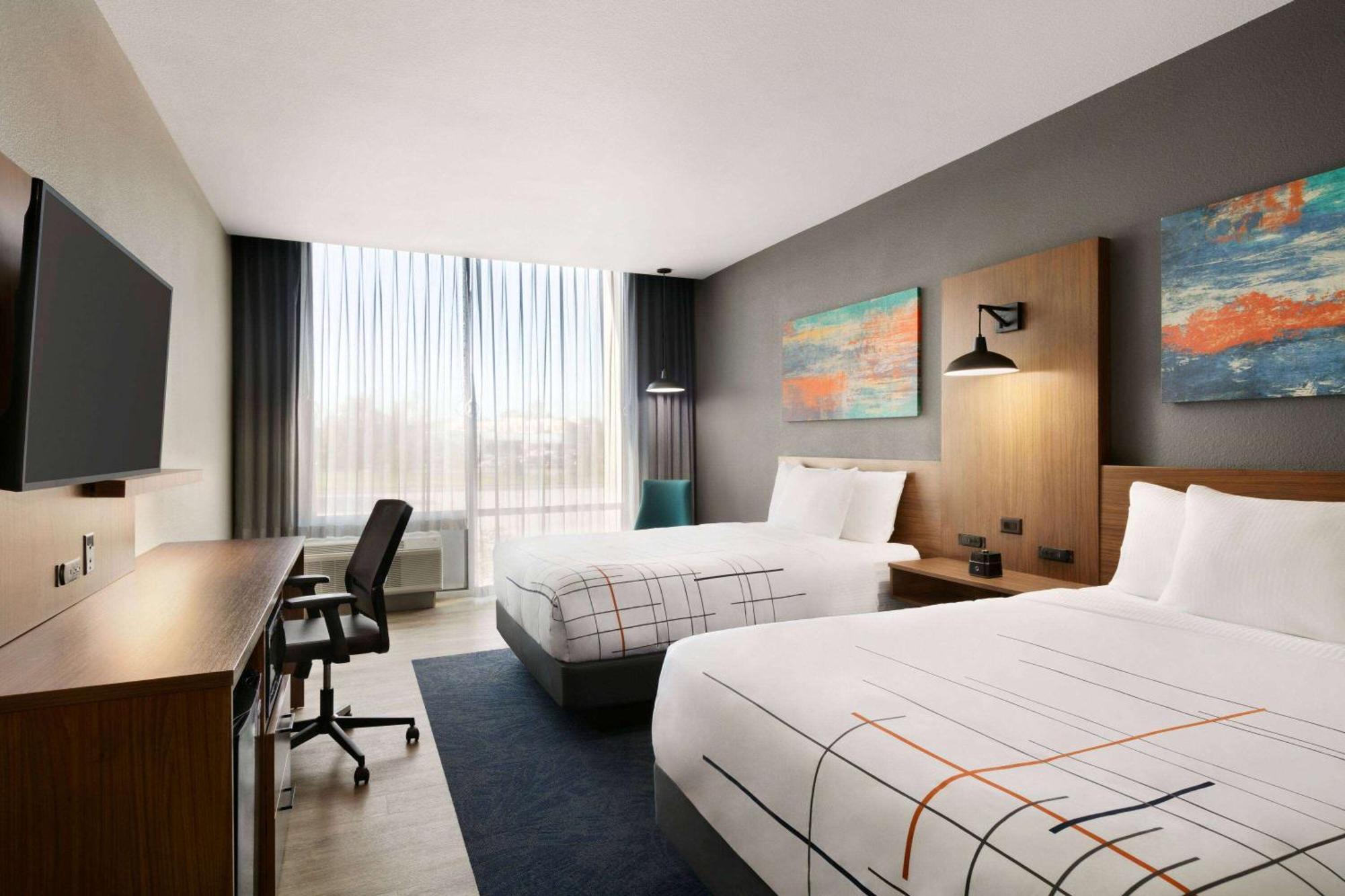 2 Queen Bed Mobility or Hearing Accessible Room Tub w or Grab Bars Non-Smoking,1285046566:JPEG