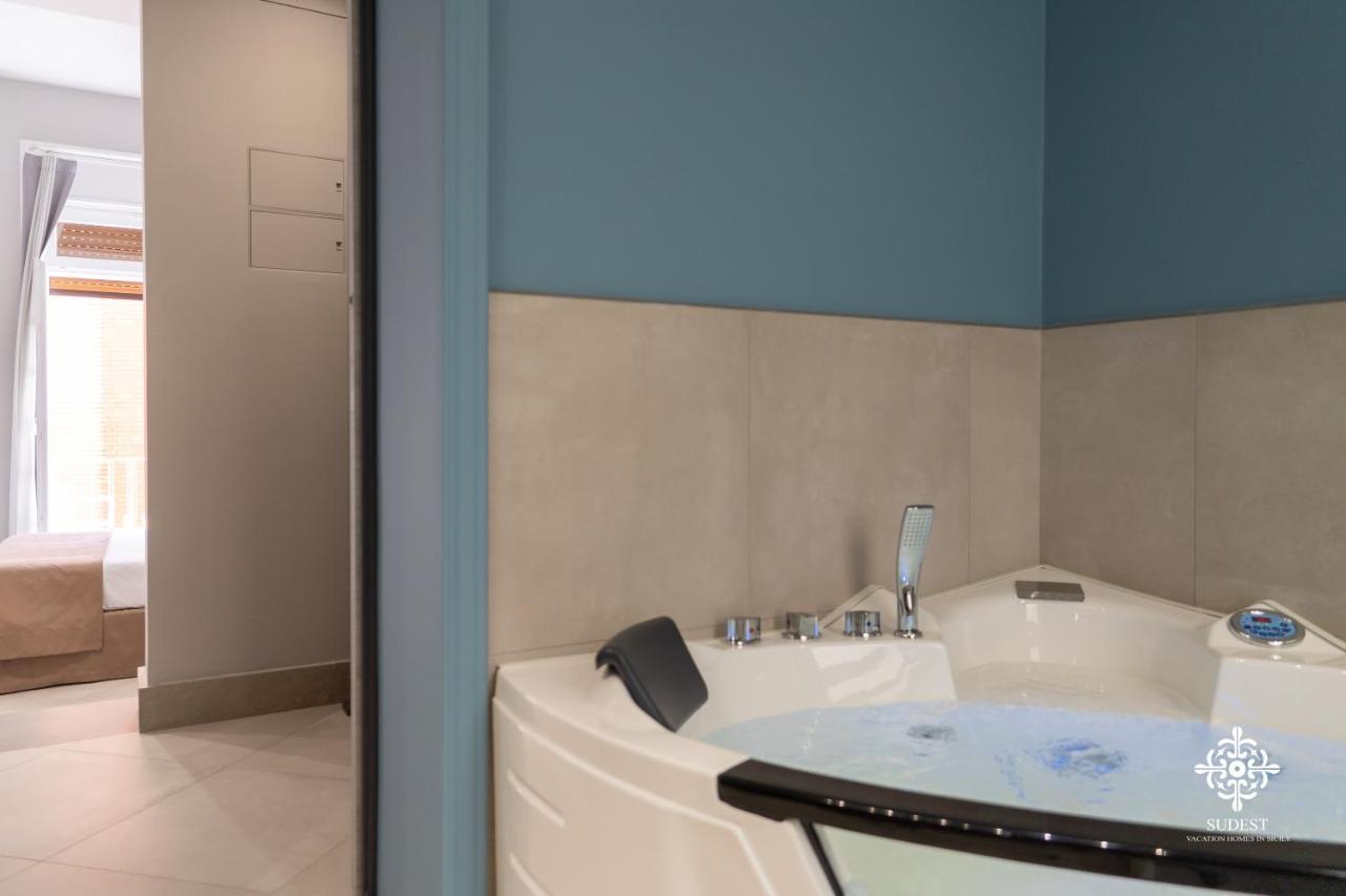 Superior Studio Jacuzzi,1292365279:JPEG