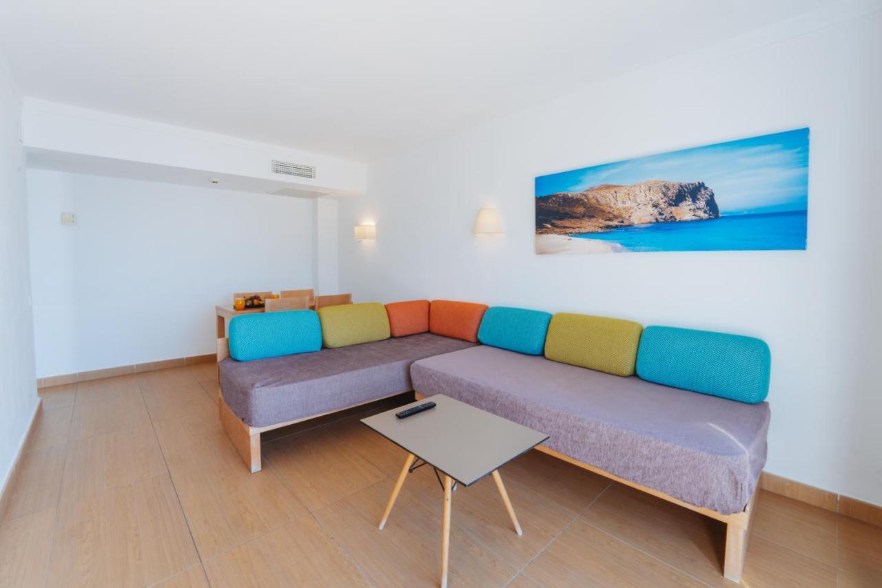 One-Bedroom Apartment Sea View