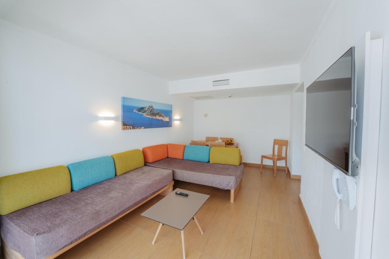 Two-Bedroom Apartment Sea View