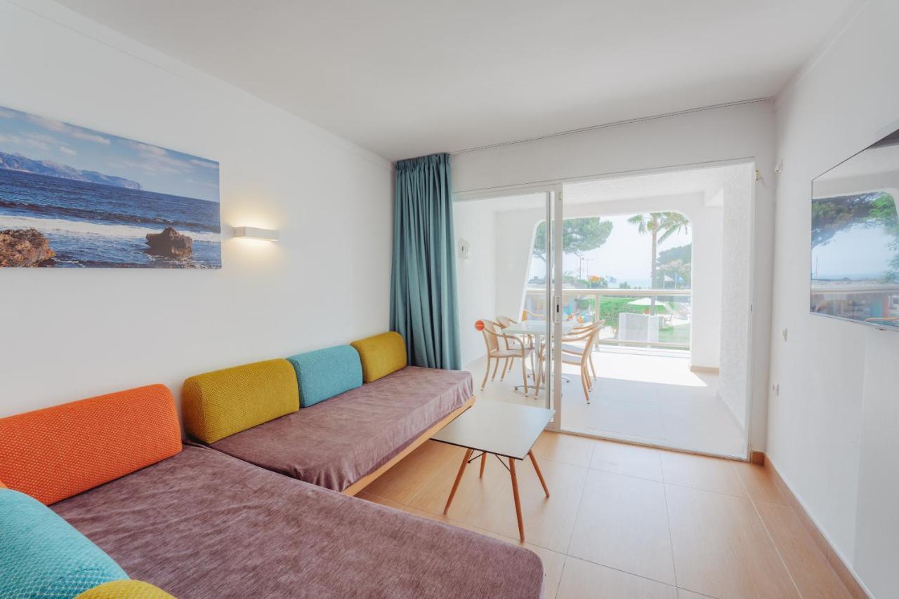 Two-Bedroom Apartment Sea View