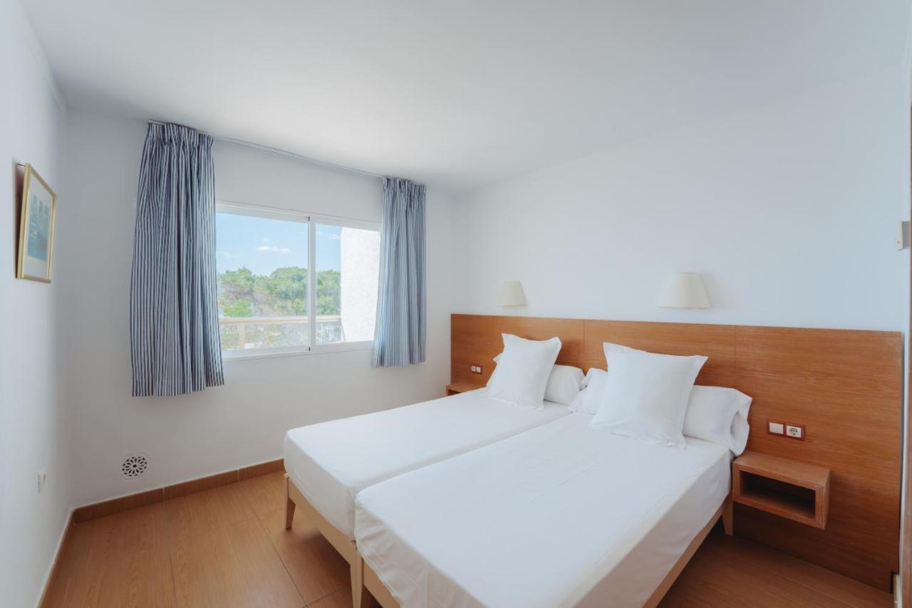 One-Bedroom Apartment Sea View