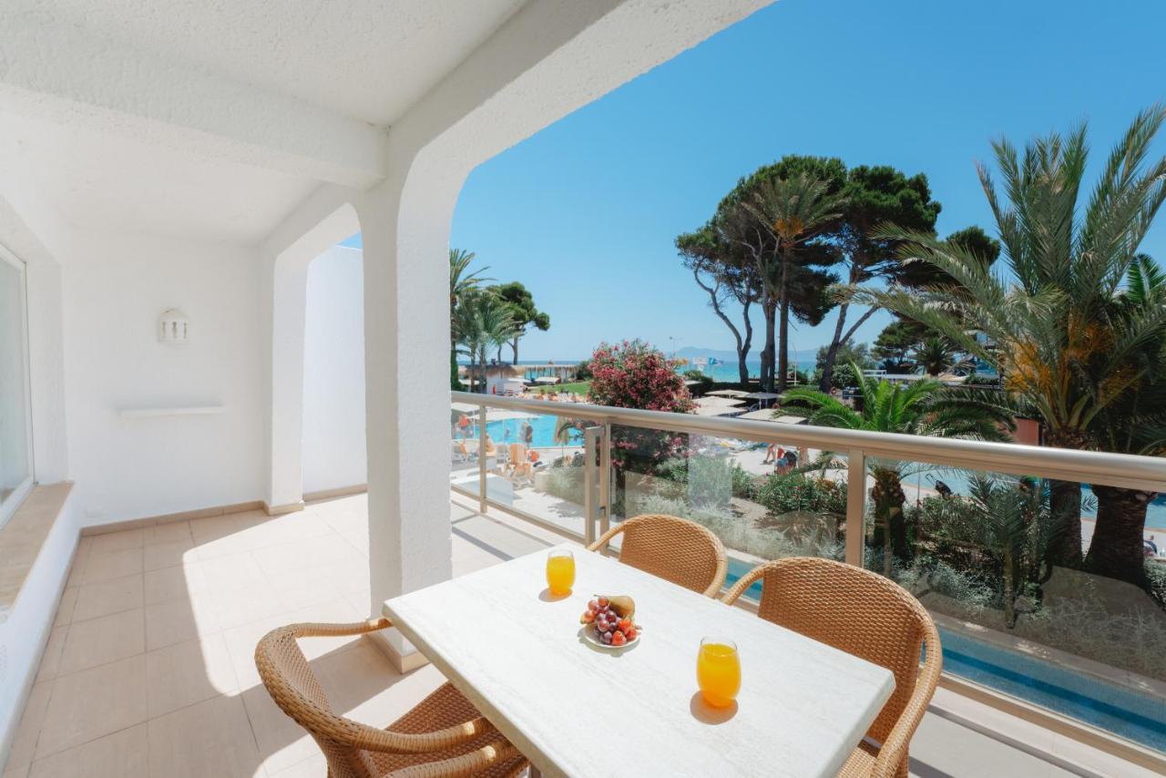 Two-Bedroom Apartment Sea View