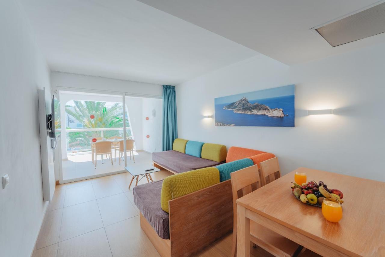 Two-Bedroom Apartment Sea View