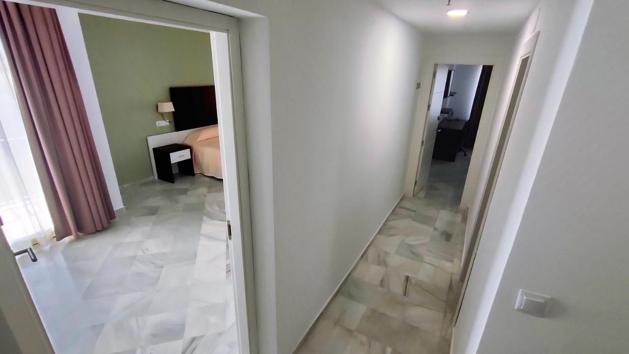 Habitación Triple con vistas al jardín