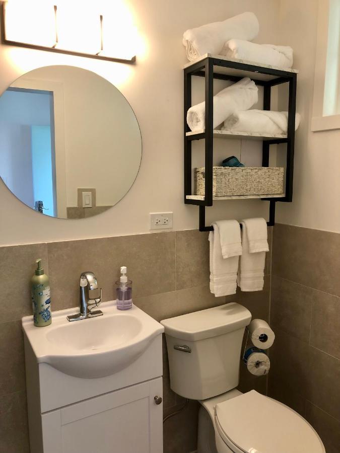Top Floor King Deluxe with Oceanfront Lanai